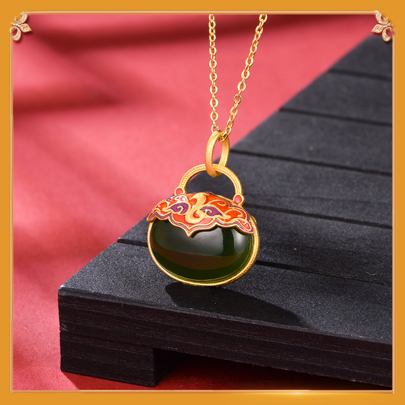 the second display of the phoenix nirvana pendant