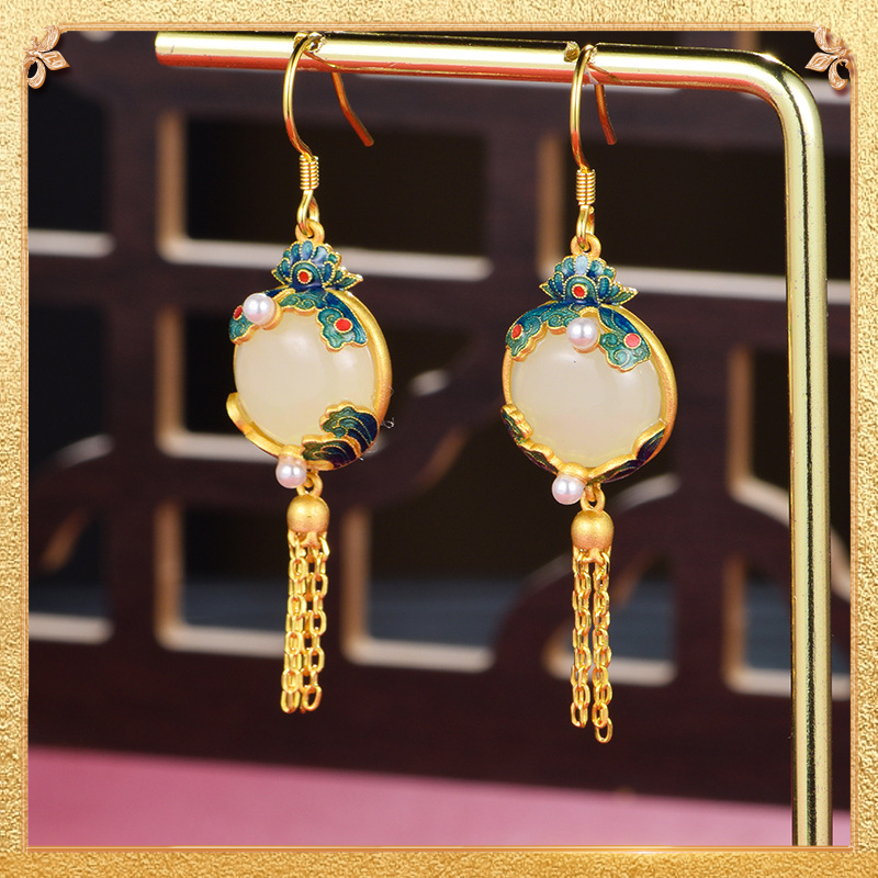 Unending Earrings - Vividly symbolizing eternal love.