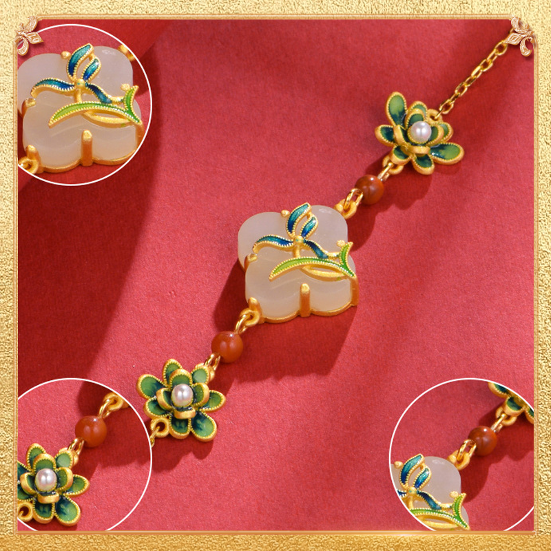 detail display of the orchid bracelet