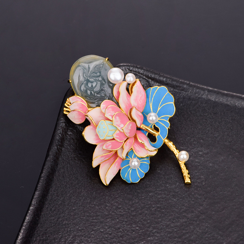 Jadeite "Lotus" 2-in-1 Brooch/Pendant (Model K2844)