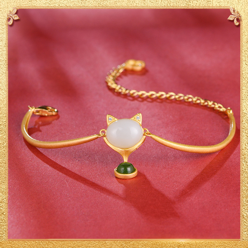 the second display of the fox bracelet