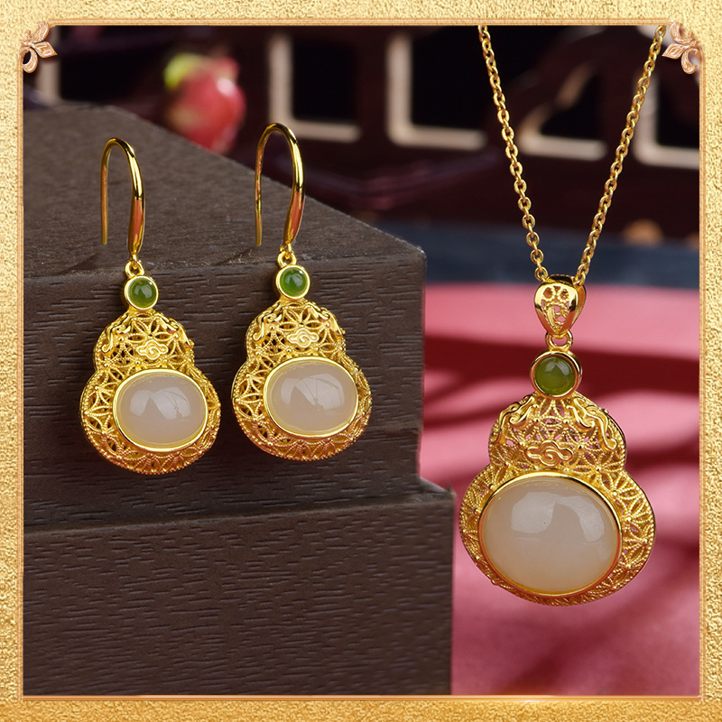 the second display of the magic gourd earrings