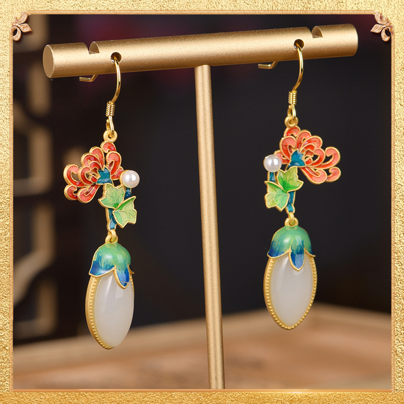 the second display of the winter chrysanthemum earrings