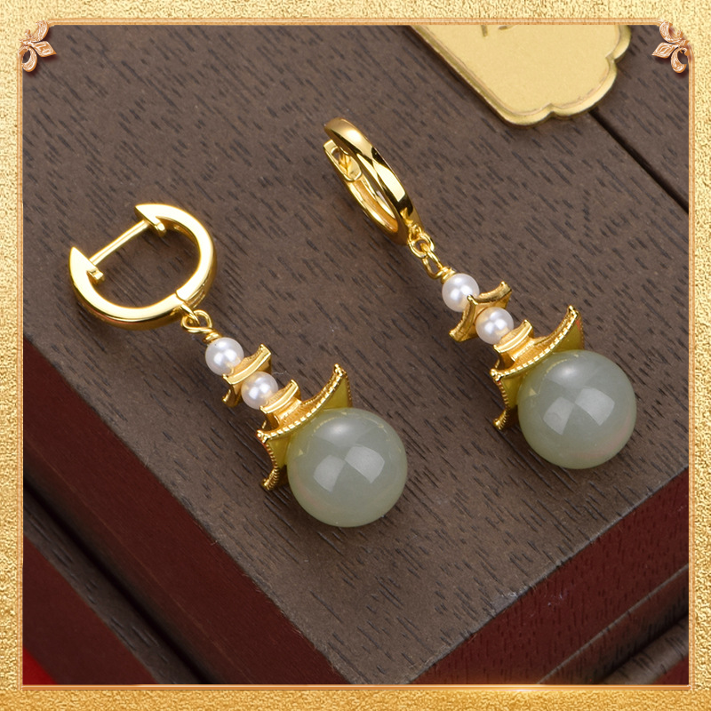 the second display of the palace earrings