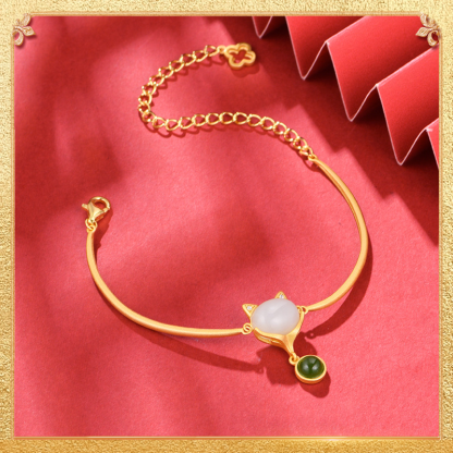 the first display of the fox bracelet