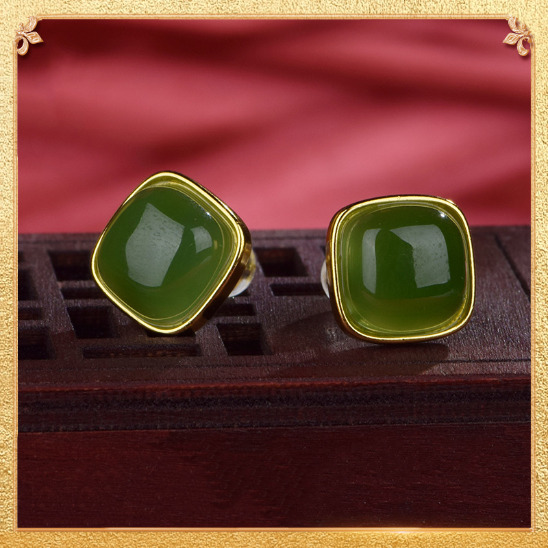 the first display of the cube sugar  ear studs