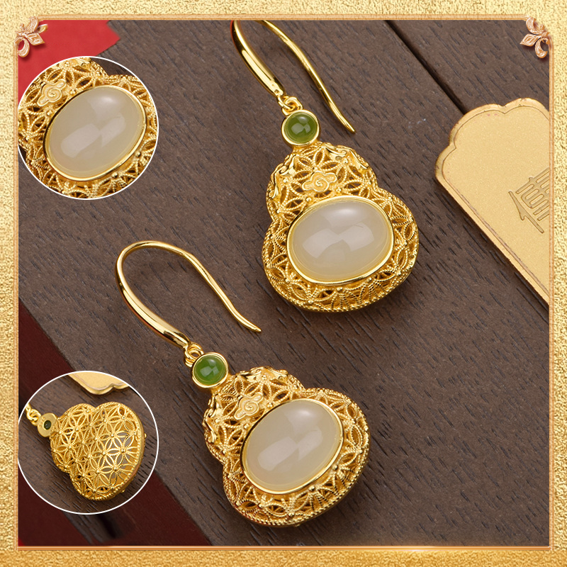 detail display of the magic gourd earrings