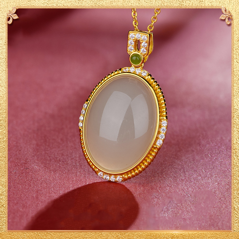 the first display of the auspicious fortune pendant