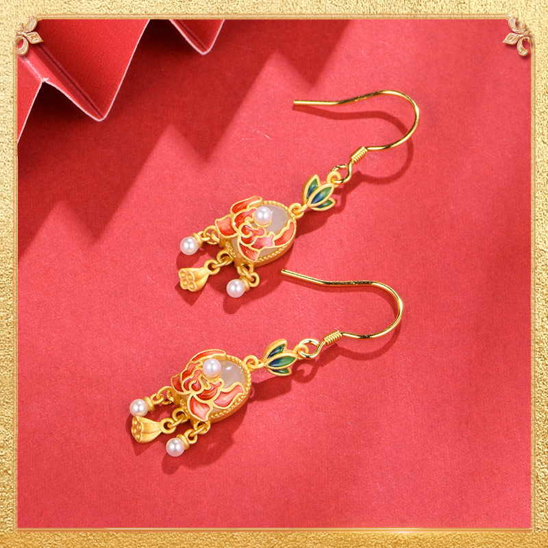 the second display of the heaven-made lotus earrings