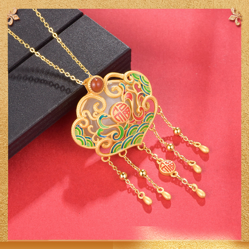 the second display of the phoenix ruyi lock pendant