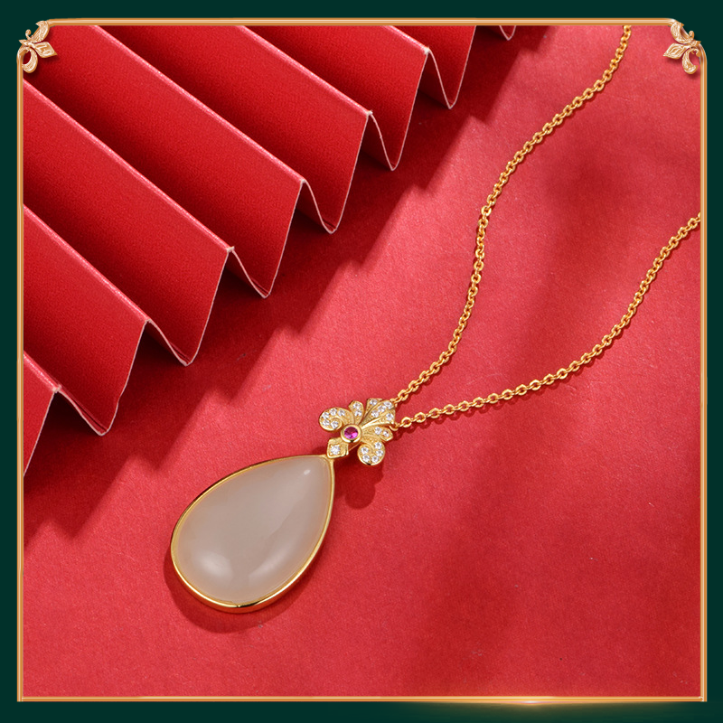 the fourth display of the pearl-like jade pendant