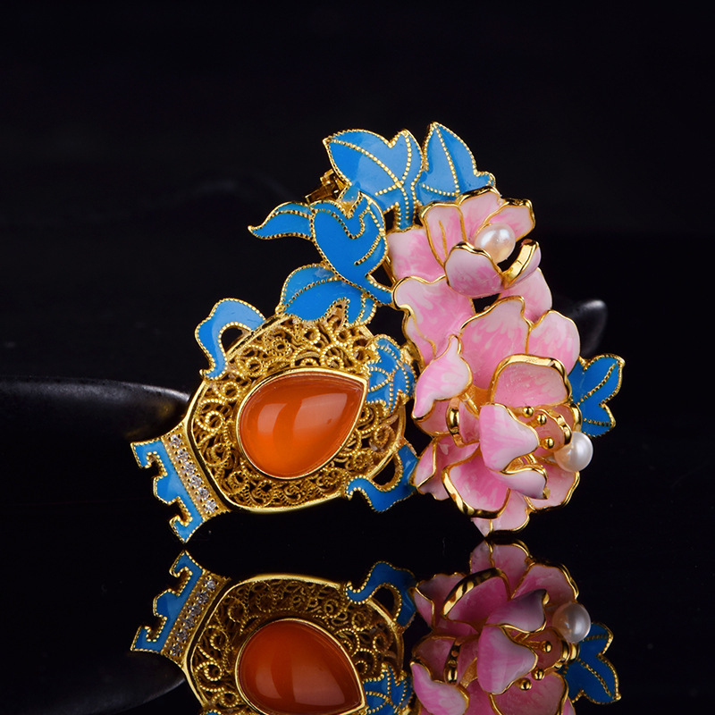 Southern Red Agate "Treasure Vase" Brooch/Pendant (Model K3485)