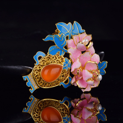 Southern Red Agate "Treasure Vase" Brooch/Pendant (Model K3485)