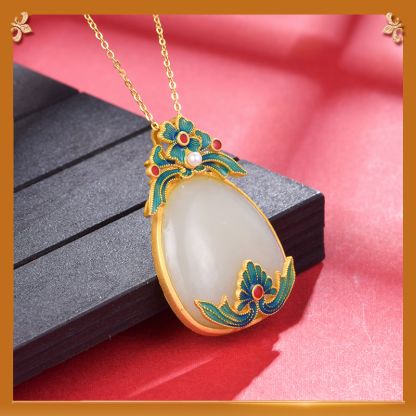 the third display of the woman flowers pendant