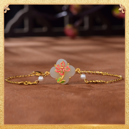 the second display of the daisy bracelet