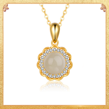 close-up shot display of the baby's breath pendant