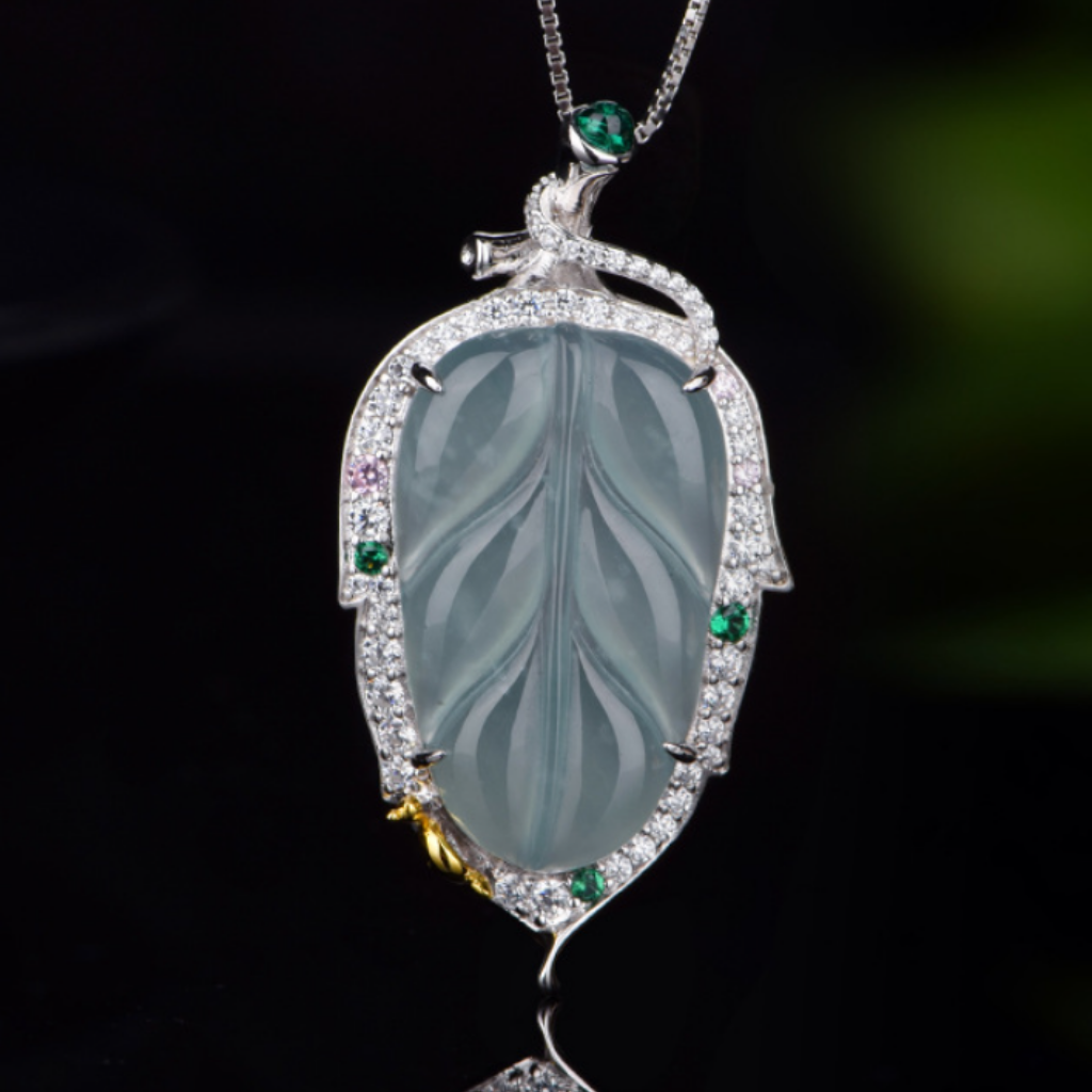Emerald "Lucky Leaf" Pendant (Model K3569)