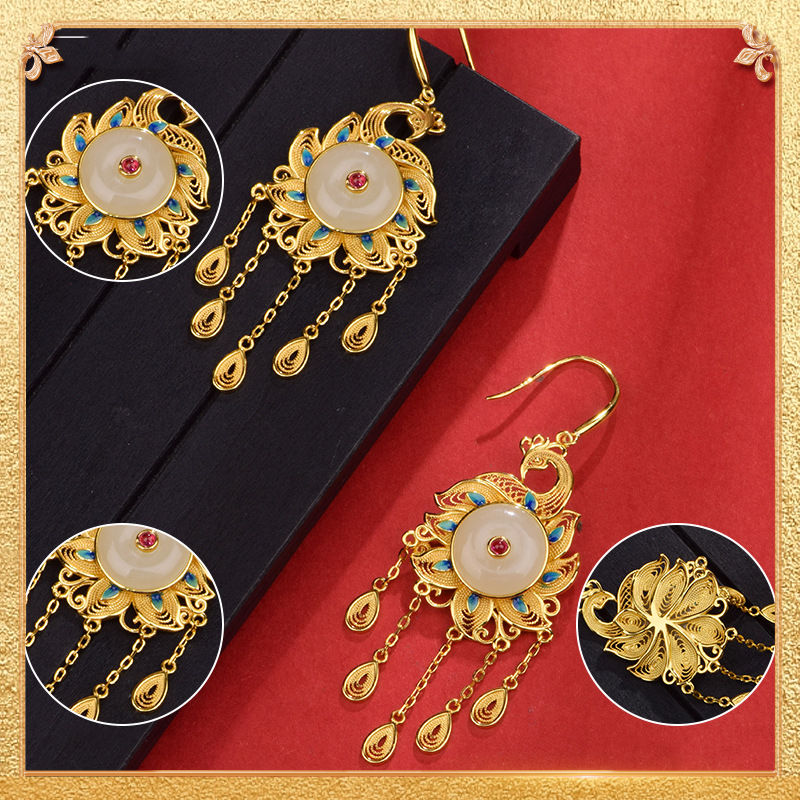 detail display of the beautyful phoenix earrings