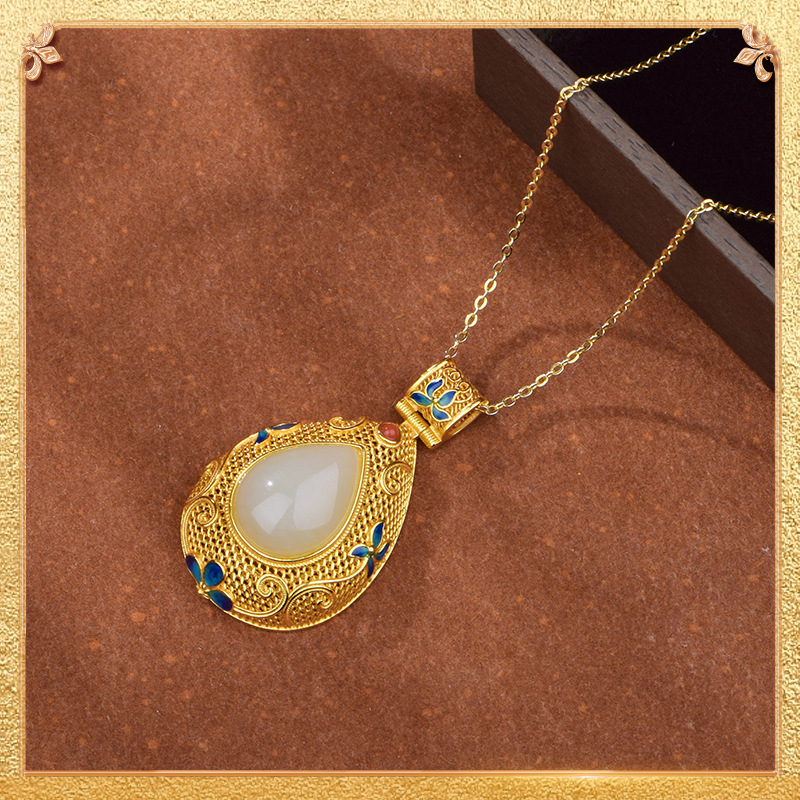 the third display of the butterflies in love with flowers pendant