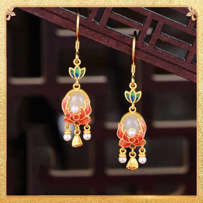 the first display of the heaven-made lotus earrings