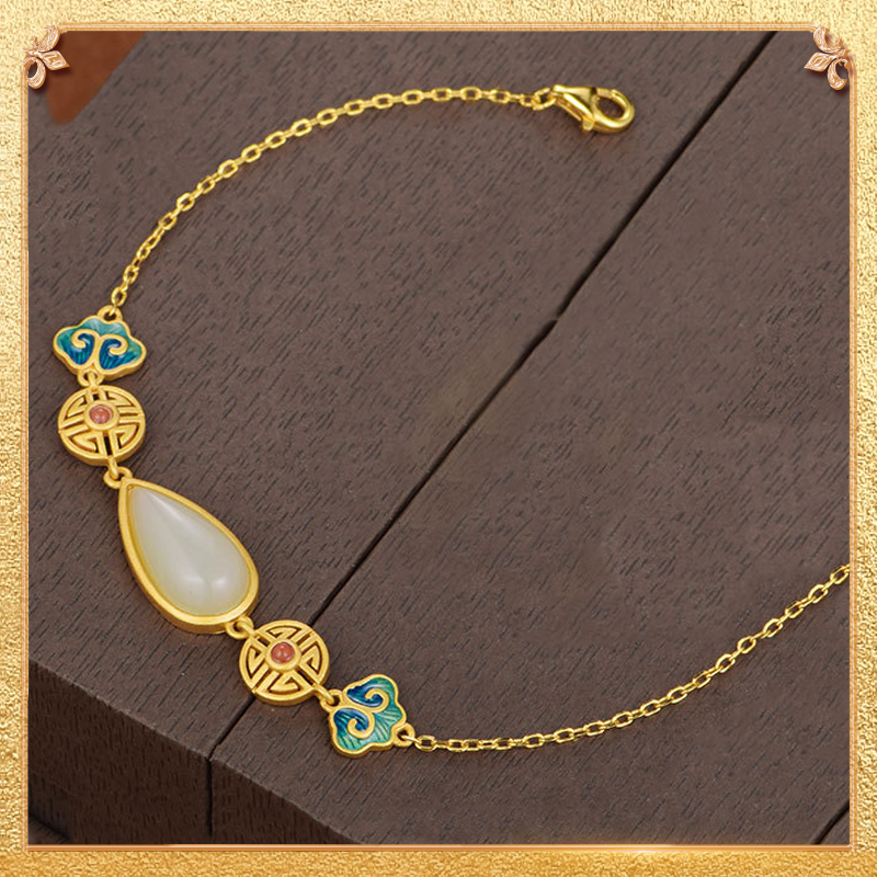 the first display of the auspicious and wish-fulfilling bracelet