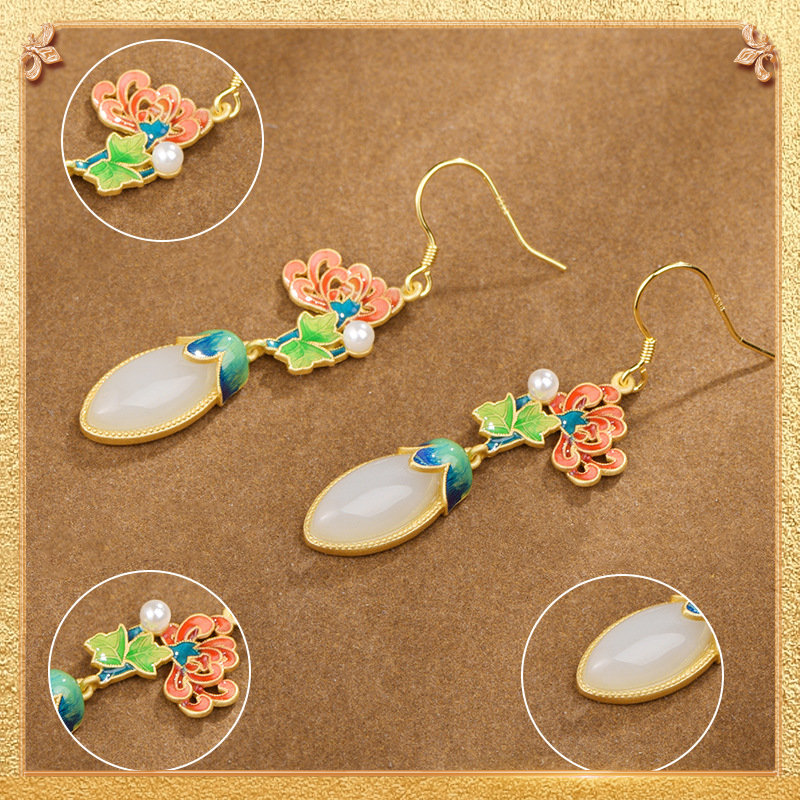 detail display of the winter chrysanthemum earrings 
