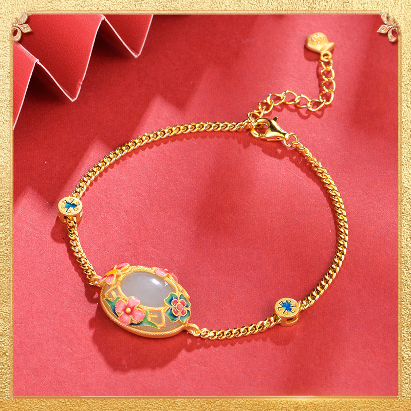 the first display of the blossomed bracelet