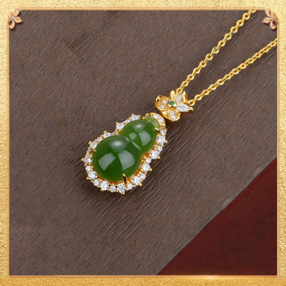 the second display of the gourd pendant