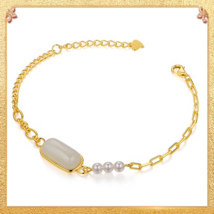 close-up shot display of the bounty bracelet