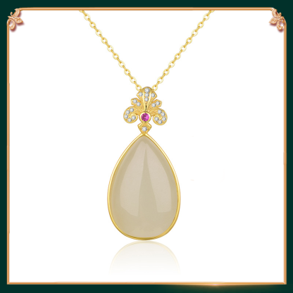 detail display of the pearl-like jade pendant