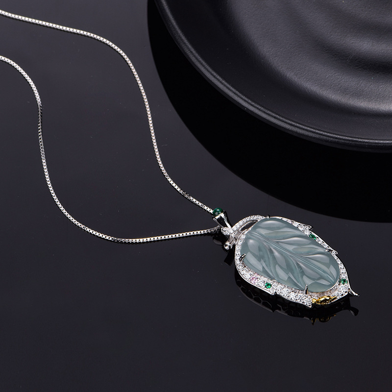 Emerald "Lucky Leaf" Pendant (Model K3569)