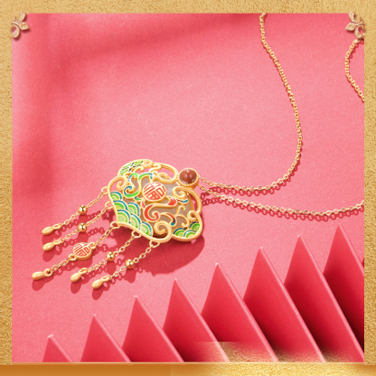 the third display of the phoenix ruyi lock pendant