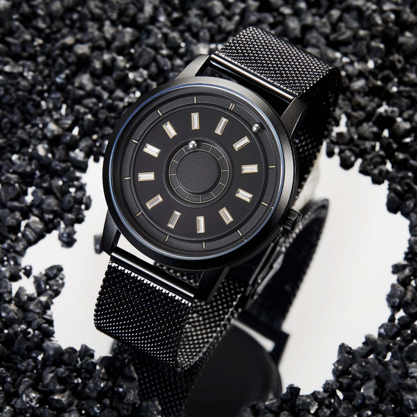 EUTOUR Magnetic Quartz Watch