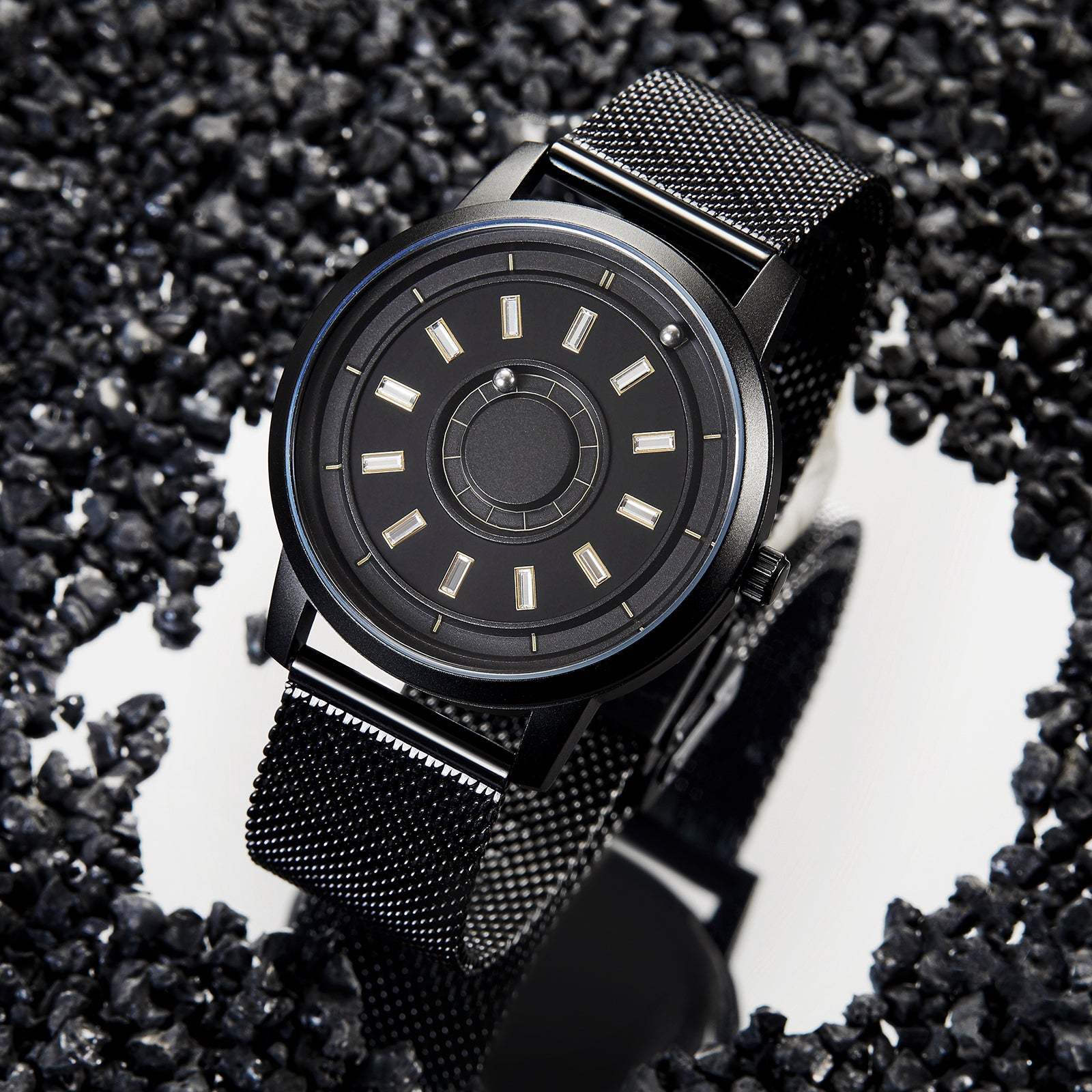 EUTOUR Magnetic Quartz Watch
