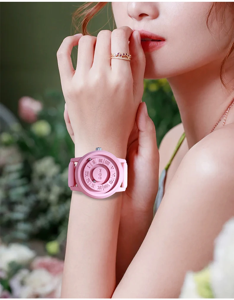 DOM trend personality high-tech couple neutral watch