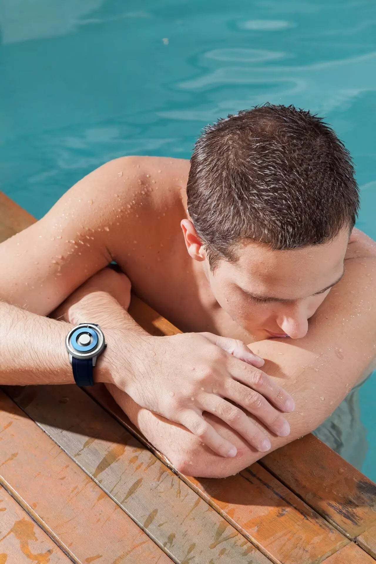 EUTOUR Stardard Quality Magnet Watch Classic 5 ATM Water proof