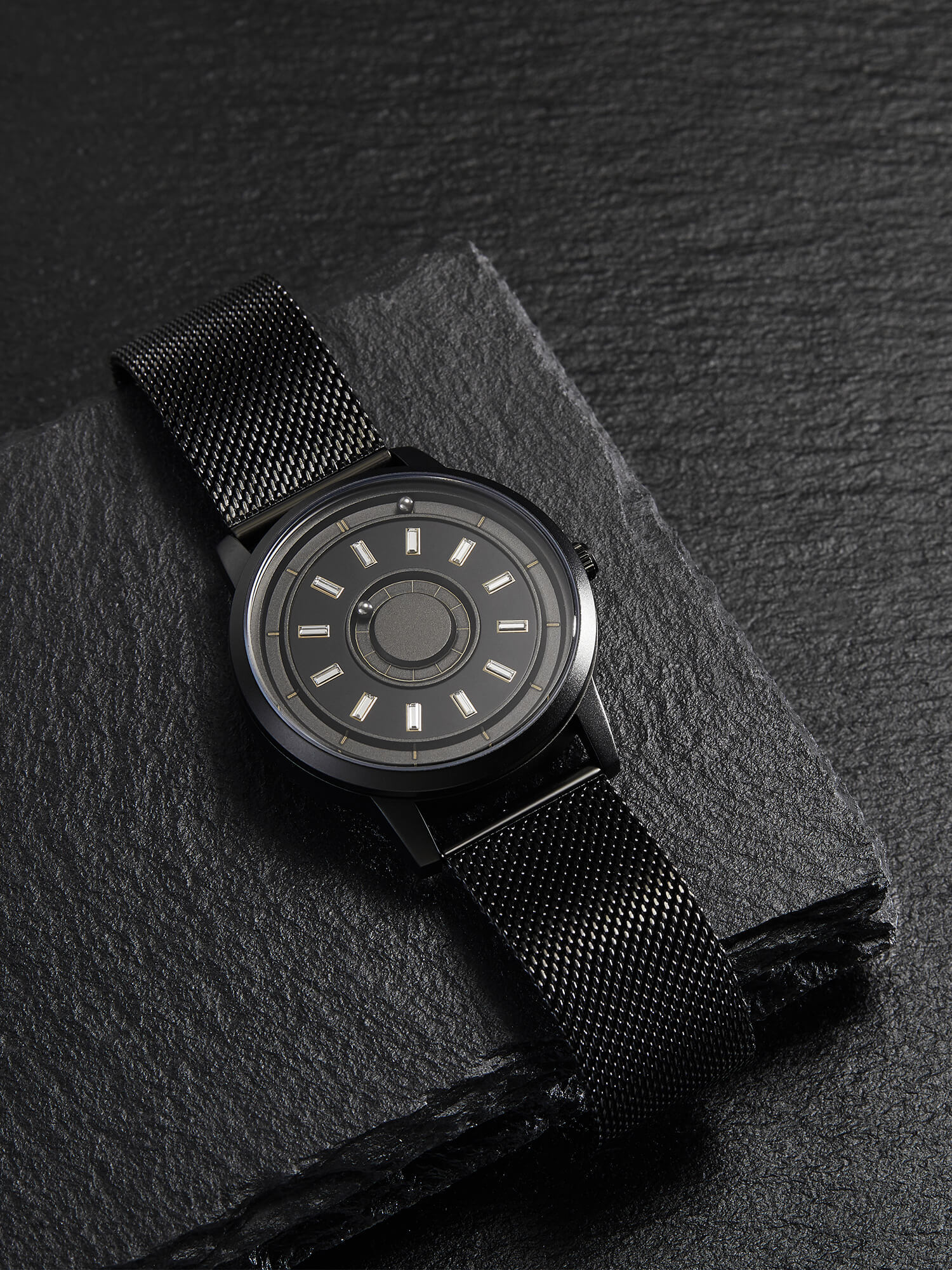 EUTOUR Magnetic Quartz Watch