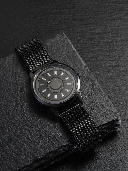 EUTOUR Magnetic Quartz Watch