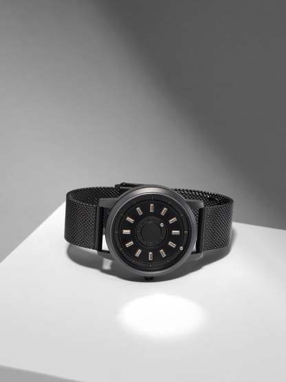 EUTOUR Magnetic Quartz Watch