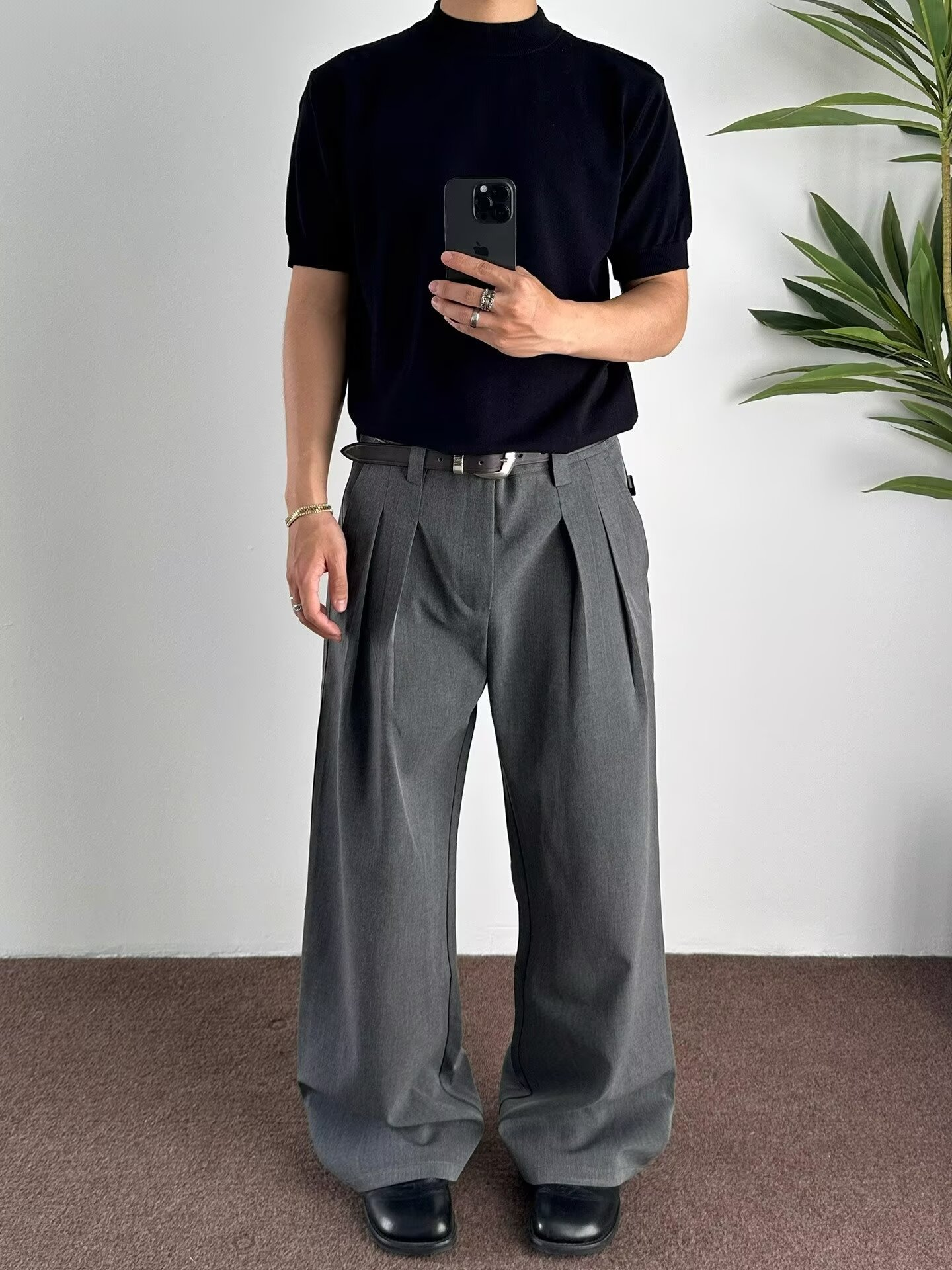 Men's Clean Fit Double-Pleated Wide-Leg Pants