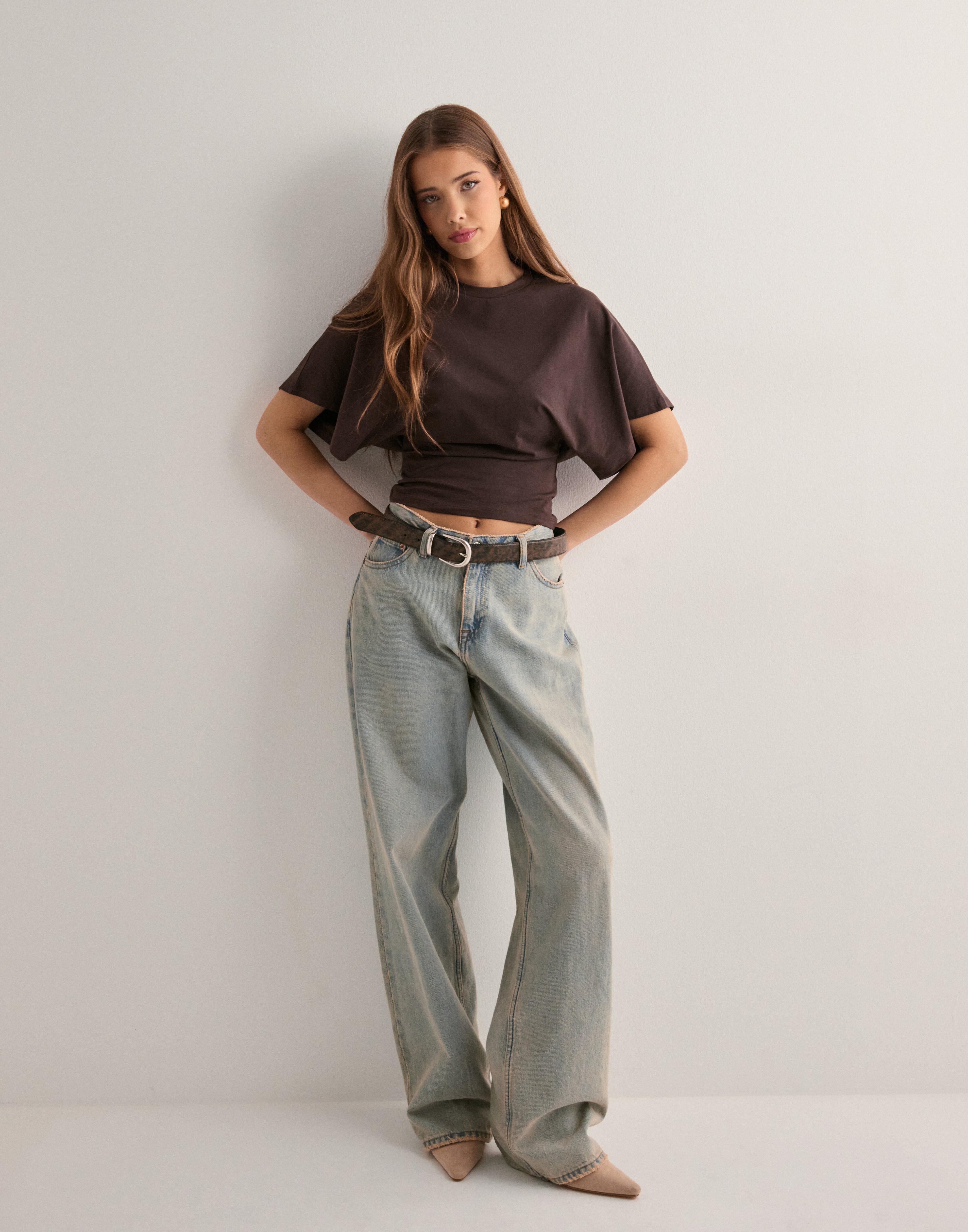 Roksana / T-shirt with wide sleeves