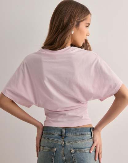 Roksana / T-shirt with wide sleeves