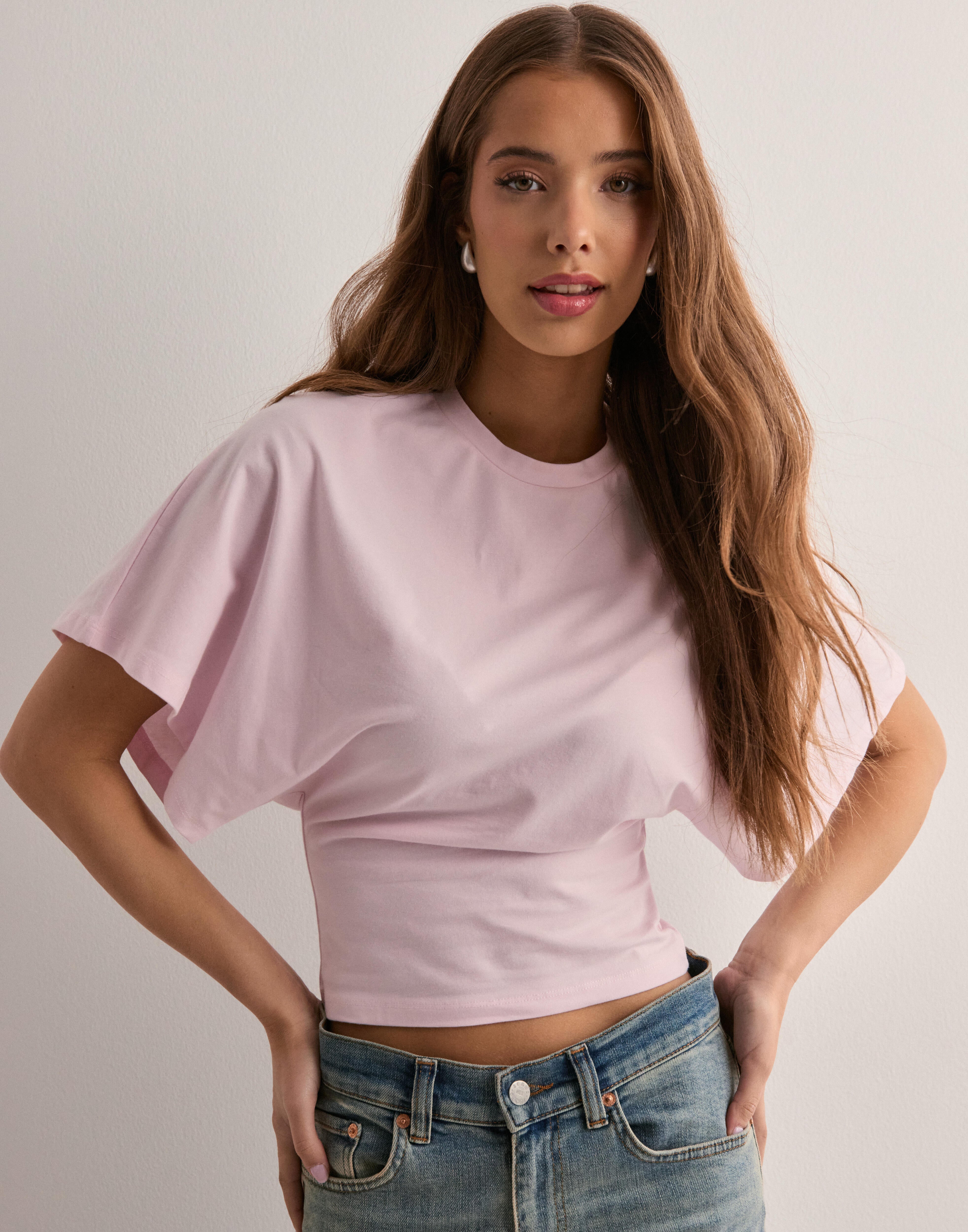 Roksana / T-shirt with wide sleeves