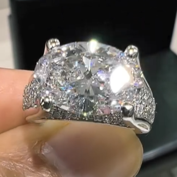 Luxurious 3.5ct Princess Cut White Sapphire Diamond Engagement Ring 