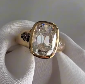 Vintage 3.9ct Emerald Cut White Sapphire Solitaire Ring 