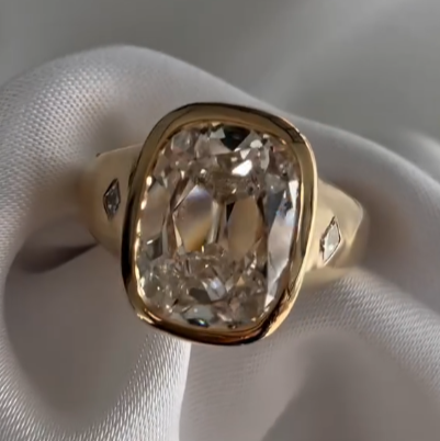 Vintage 3.9ct Emerald Cut White Sapphire Solitaire Ring 