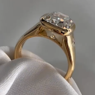 Vintage 3.9ct Emerald Cut White Sapphire Solitaire Ring 