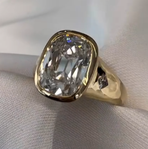 Vintage 3.9ct Emerald Cut White Sapphire Solitaire Ring 