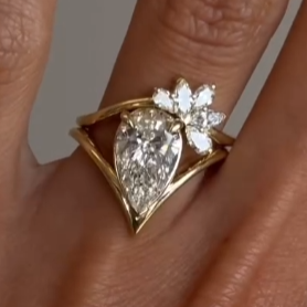 Romantic 3.6ct Pear Cut White Sapphire Ring Set