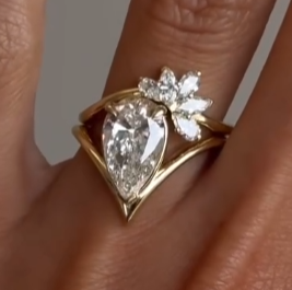 Romantic 3.6ct Pear Cut White Sapphire Ring Set